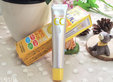 樂敦CC能涂在痘痘上嗎？痘痘與痘印均能改善