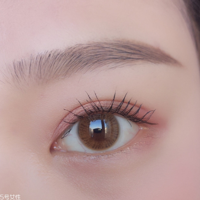 李圣經(jīng)同款美瞳價格多少錢 日拋隱形眼鏡佩戴方法 李圣經(jīng)同款美瞳價格多少錢 日拋隱形眼鏡佩戴方法