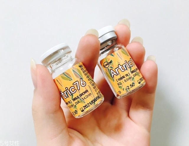 李圣經(jīng)同款美瞳價格多少錢 日拋隱形眼鏡佩戴方法 李圣經(jīng)同款美瞳價格多少錢 日拋隱形眼鏡佩戴方法