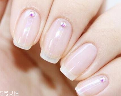 2018好看的新娘美甲新款式 透明感美甲圖片合集