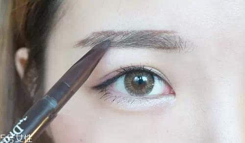 新手怎樣畫(huà)眉毛自然又好看 五種實(shí)用眉毛畫(huà)法 新手怎樣畫(huà)眉毛自然又好看 五種實(shí)用眉毛畫(huà)法