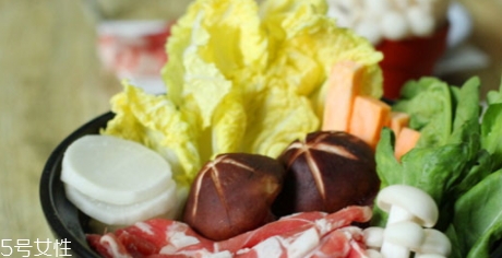 壽喜鍋生雞蛋怎么吃？壽喜燒蘸生雞蛋最美味