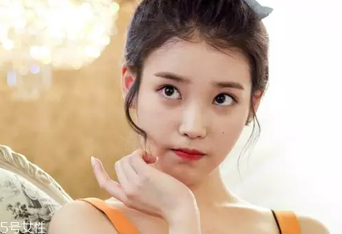 眼線(xiàn)眼尾怎么畫(huà)好看？用透明膠畫(huà)出優(yōu)美弧度