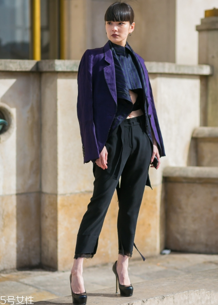 防水臺(tái)高跟鞋怎么搭配？拉長(zhǎng)氣質(zhì)細(xì)腿