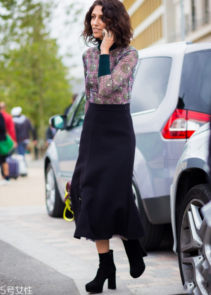防水臺(tái)高跟鞋怎么搭配？拉長(zhǎng)氣質(zhì)細(xì)腿