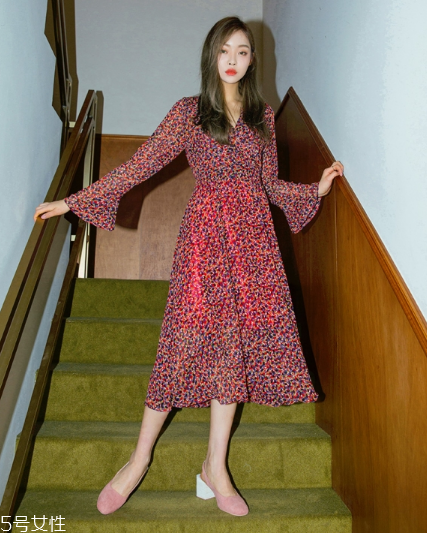 圓頭高跟鞋怎么搭配？顯高又淑女