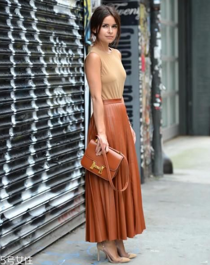 裸色高跟鞋怎么搭配？讓你優(yōu)雅又時(shí)髦