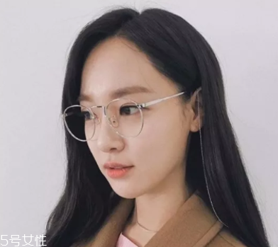 戴眼鏡好看還是不戴眼鏡好看？寬眼距戴眼鏡很精致
