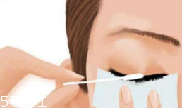 卸眼妝眼睛刺痛怎么辦？5款溫和不刺激的眼部卸妝推薦