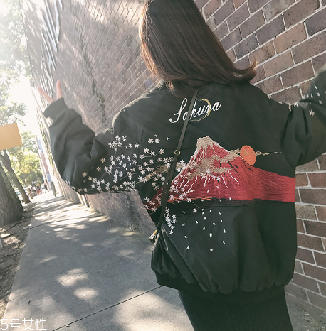 2022年新款棒球服？打造早春休閑風(fēng)