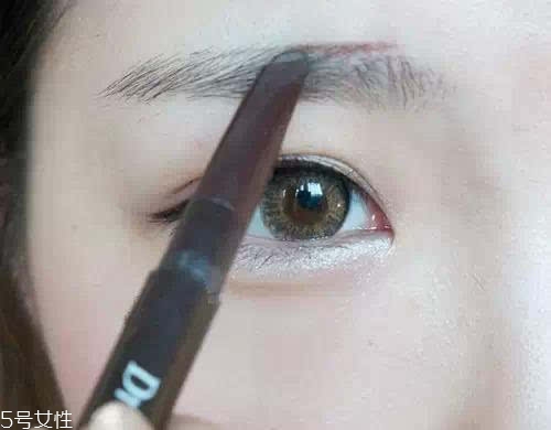 新手怎樣畫(huà)眉毛自然又好看 五種實(shí)用眉毛畫(huà)法 新手怎樣畫(huà)眉毛自然又好看 五種實(shí)用眉毛畫(huà)法