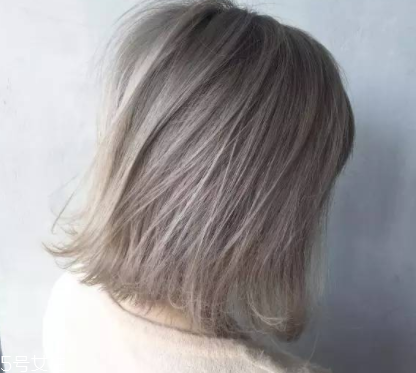 皮膚白的人染什么顏色的頭發(fā)好看？避免冷色調(diào)