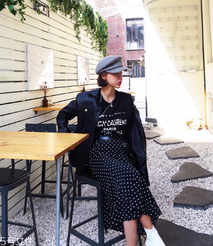 波點裙搭配什么上衣？復古混搭風女王