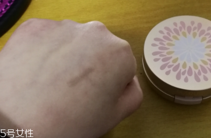 丸美氣墊BB霜幾號(hào)最白？1號(hào)適合白皮
