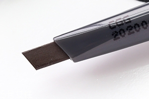 砍刀眉筆怎么畫眉毛？4個步驟新手也能輕松畫眉