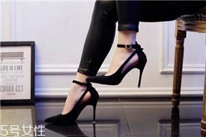 高跟鞋和平底鞋碼數(shù)一樣嗎？
