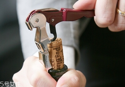 紅酒怎么保存 打開(kāi)的和沒(méi)開(kāi)封儲(chǔ)存各不同