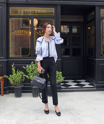 腳寬的女生穿什么高跟鞋？這幾款都很適合