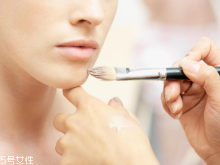 圣羅蘭超模光感粉底液色號怎么選？色號解析