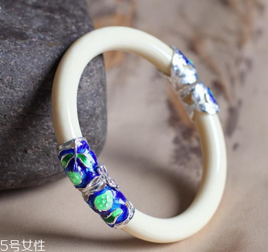 象牙手鐲可以天天戴嗎？這些忌諱要清楚