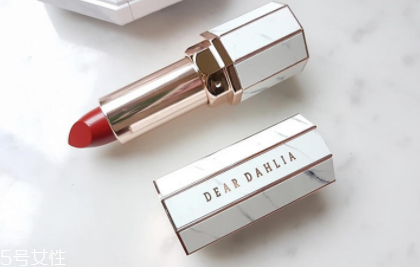 dear dahlia大理石彩妝系列好用嗎？非常適合黃種人