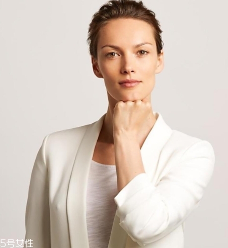 蘭蔻塑顏雪花霜怎么用？按照官方提拉手法效果最好