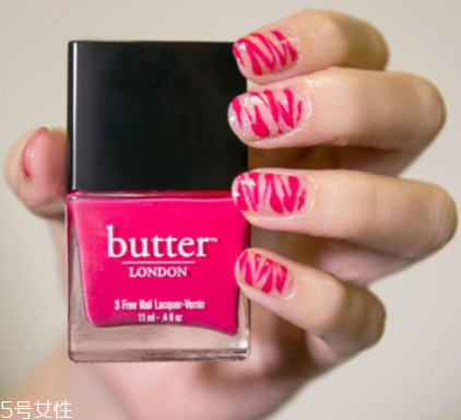 怎么自己在家美甲？4個(gè)步驟打造創(chuàng)意美甲