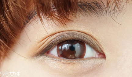 lunasol日月晶彩怎么畫眼影？簡(jiǎn)單打造橙色無(wú)辜妝