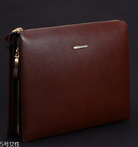 男生怎么穿顯得成熟？輕松塑造穩(wěn)重形象