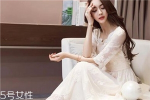 蕾絲長(zhǎng)裙配什么鞋子？為你加足時(shí)髦指數(shù)