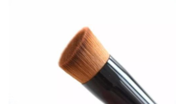 化妝刷買什么材質(zhì)的好？眼影刷用動(dòng)物毛更好