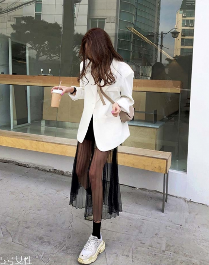 春天穿什么長(zhǎng)裙好看？這幾款助你魅力激增