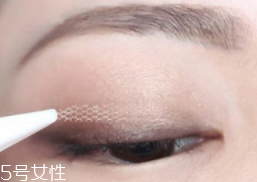 蕾絲雙眼皮貼教程圖解 這么貼超隱形不反光 蕾絲雙眼皮貼教程圖解 這么貼超隱形不反光