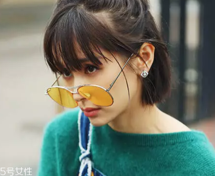 戴眼鏡怎么化妝好看？這么化妝比戴美瞳還美貌