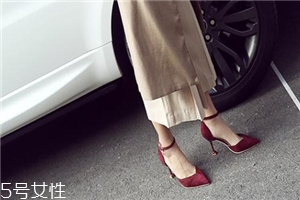 高跟鞋前面擠腳怎么辦？高跟鞋擠腳這樣做