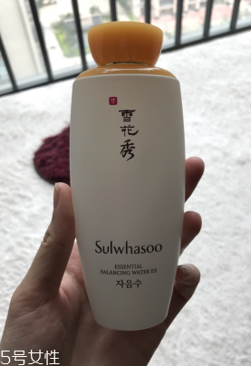 雪花秀平衡水和潤顏水哪個好？潤顏水是鎮(zhèn)店之寶