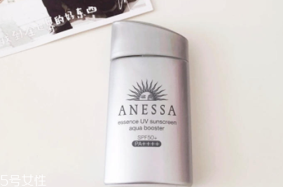 安耐曬銀瓶需要卸妝嗎？卸妝更安心