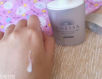 安耐曬銀瓶需要卸妝嗎？卸妝更安心