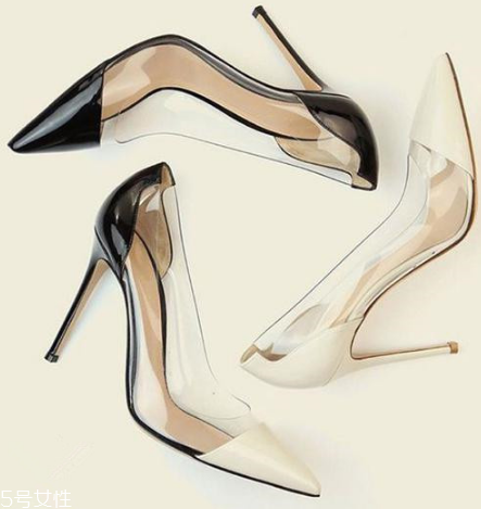 高跟鞋太大了怎么辦？四大妙招解決鞋碼偏大