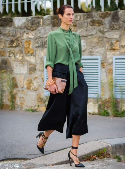 上班穿什么鞋子好看？干練時髦兼具