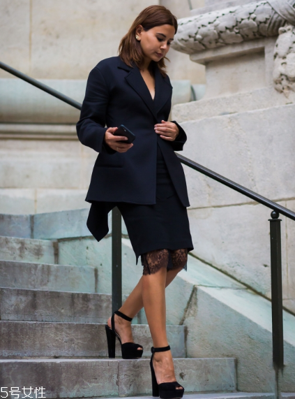 上班穿什么鞋子好看？干練時髦兼具