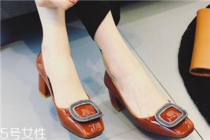 腿粗腿短穿什么鞋子好看？視覺(jué)上拉長(zhǎng)腿部比例