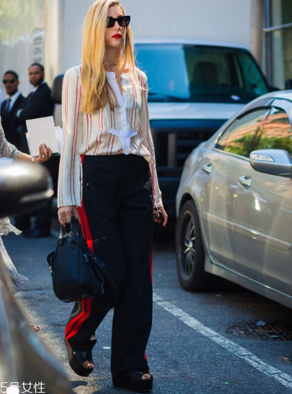 腿粗腿短穿什么鞋子好看？視覺(jué)上拉長(zhǎng)腿部比例