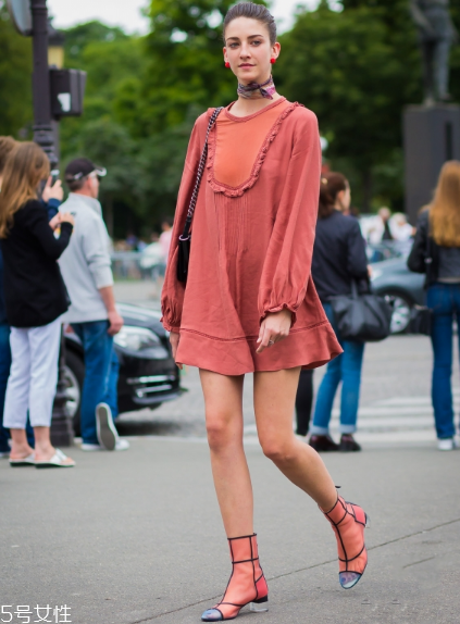 參加婚禮穿什么鞋子？優(yōu)雅與時髦并存