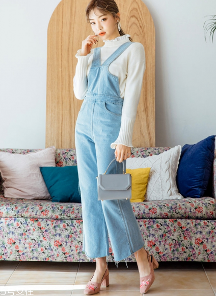 粗跟高跟鞋怎么搭配？春夏必備穿搭