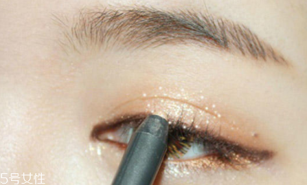 清純韓式裸妝畫法步驟圖 白皙迷人的妝容教程 清純韓式裸妝畫法步驟圖 白皙迷人的妝容教程