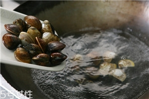 做菜先放調料還是后放調料