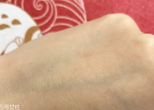 純露可以當(dāng)噴霧嗎？隨時(shí)為你補(bǔ)充水分