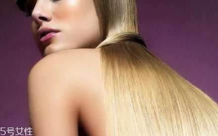 頭發(fā)干燥用什么護(hù)發(fā)素？滋潤(rùn)保濕型