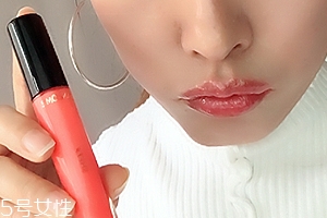 蘭蔻唇釉哪個(gè)顏色好看？菁純唇釉141素顏清純色